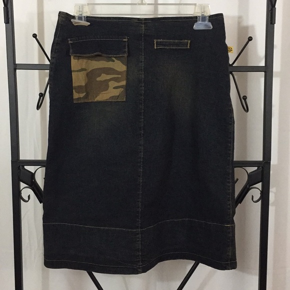 Second woman’s Camouflage Jean Skirt Size 1 - Picture 2 of 7